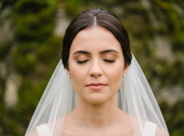 Noiva de olhos fechados, marcada como reprovada